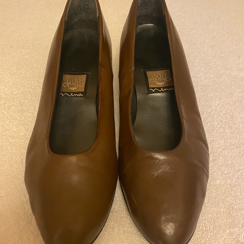 Nina Brown Gold Tone Horse Heel Pump